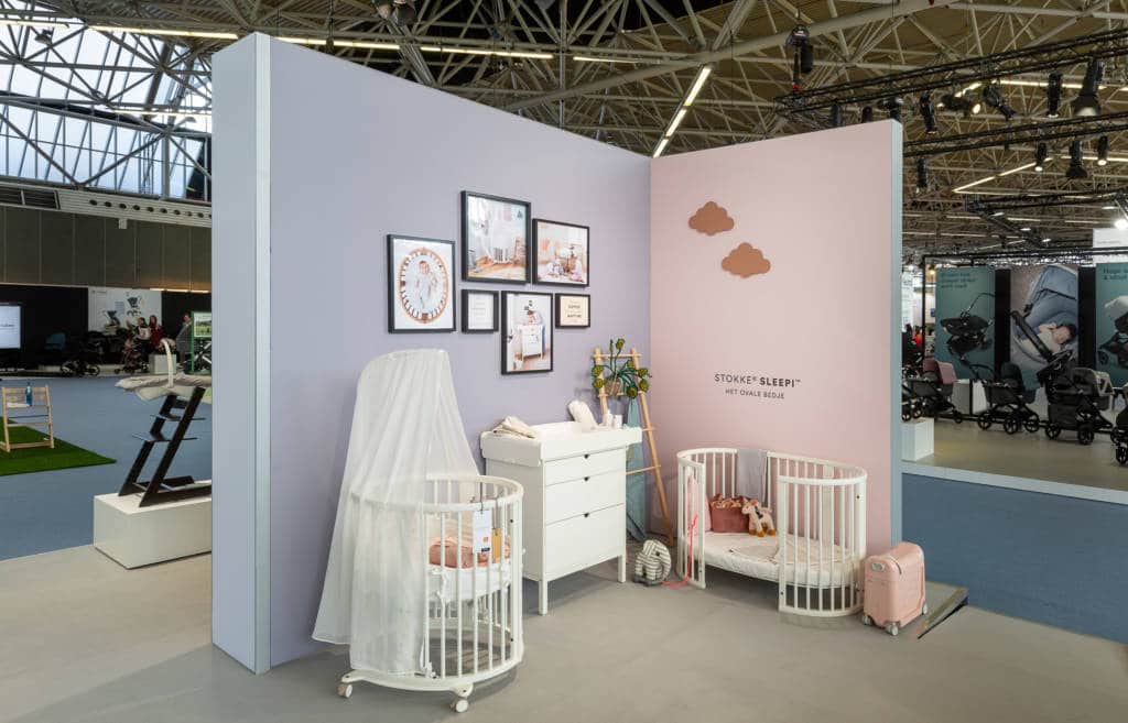 Child + Jugend stand construction